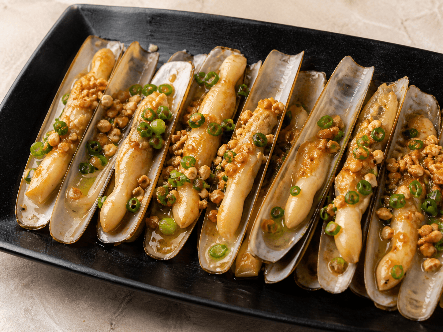 Móng tay sốt bơ tỏi